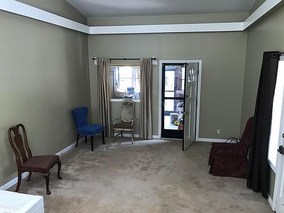 5th image of 406 Broadview Dr