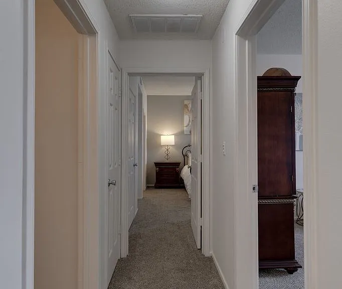 La Crosse Apartments — Photo 16