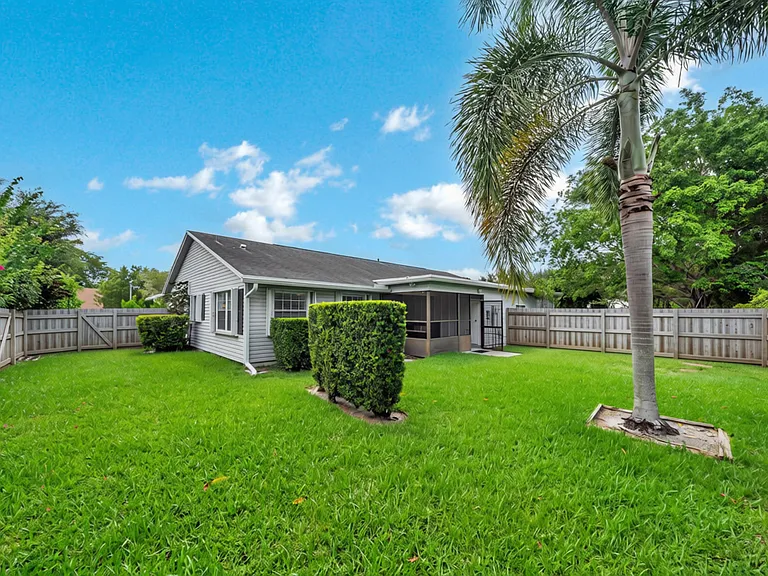 1350 Riverside Cir #2 — Photo 38