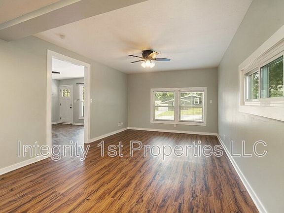 5th image of 4317 N Quincy Ave