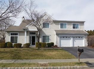 22 Fox Chase Rd, Oak Ridge, NJ 07438