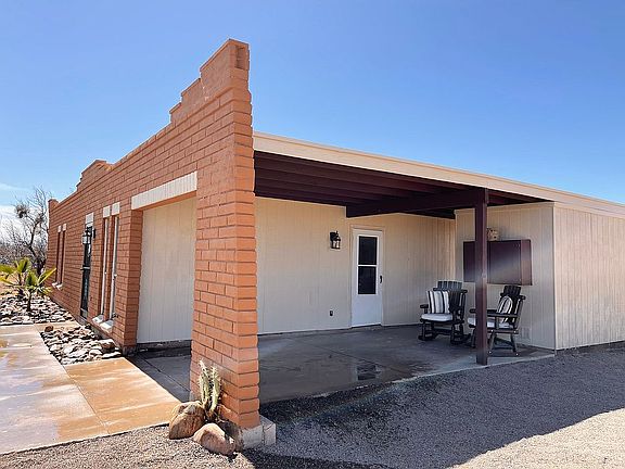 2nd image of 4840 S San Carlos Ave