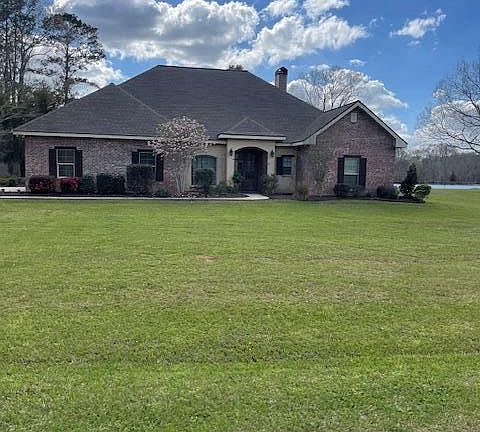 3rd image of 384 Hidden Village Dr
