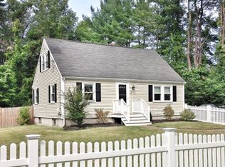 11 Maple Dell Ln, Holliston, MA 01746