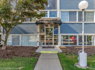 2419 Riverside Dr APT 101, Trenton, MI 48183
