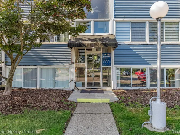 2419 Riverside Dr APT 101, Trenton, MI 48183
