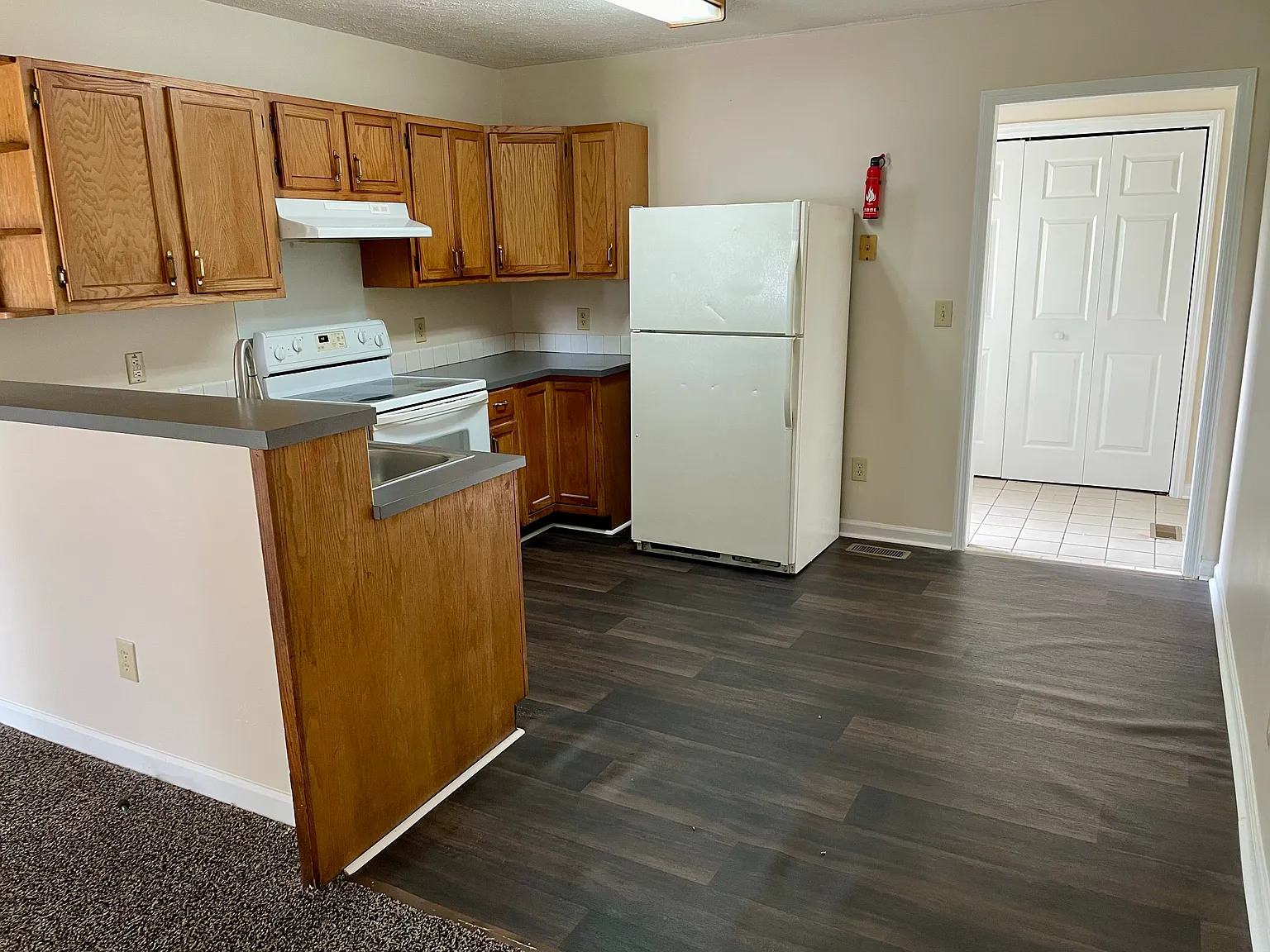 2 bed, 1000 sqft, $950 — Photo 3