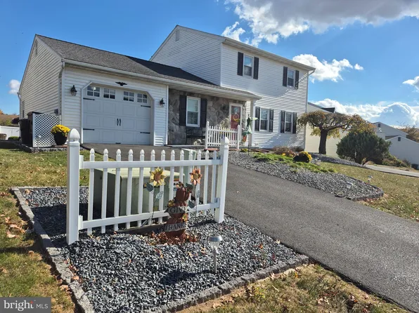197 Faith Dr, Blandon, PA 19510