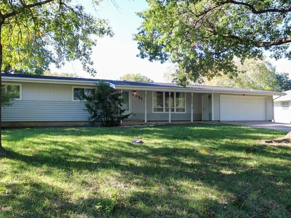 1031 Sunrise Dr, Emporia, KS 66801