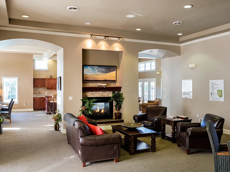 Alexis at Perry Pointe — Photo 38