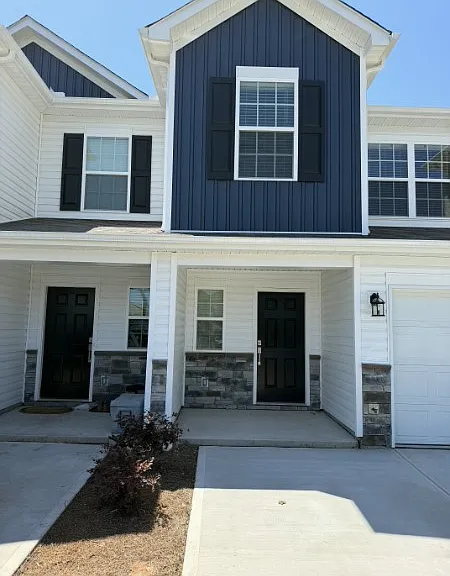 718 Peyden Ln — Photo 1