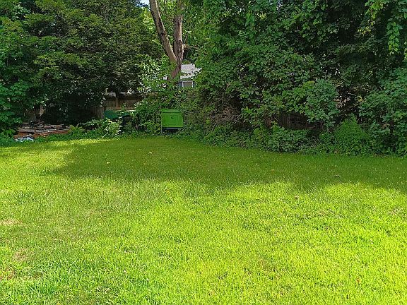 3rd image of 126 Oak Grove Avenue