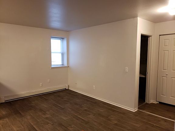 3rd image of 352 Foster Ln