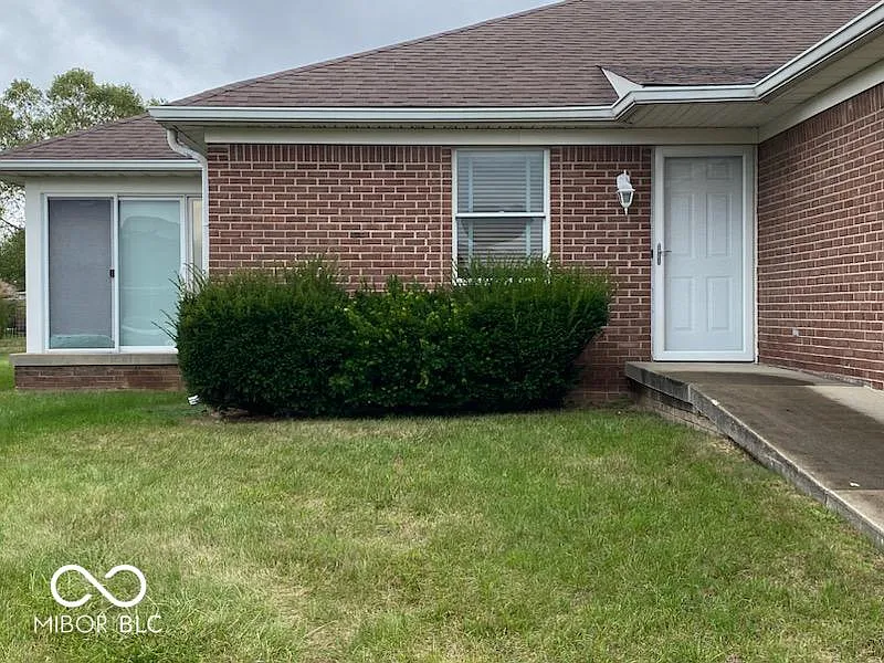 11995 Civic Cir photo 1