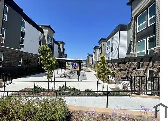 100 Fran Lemos Ln — Photo 9