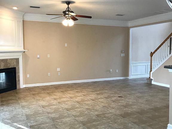 4th image of 11147 Castlemain Cir S