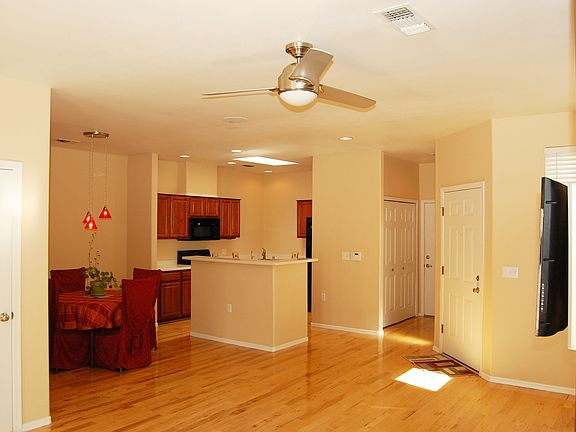 5th image of 3221 N 37th St Unit 21
