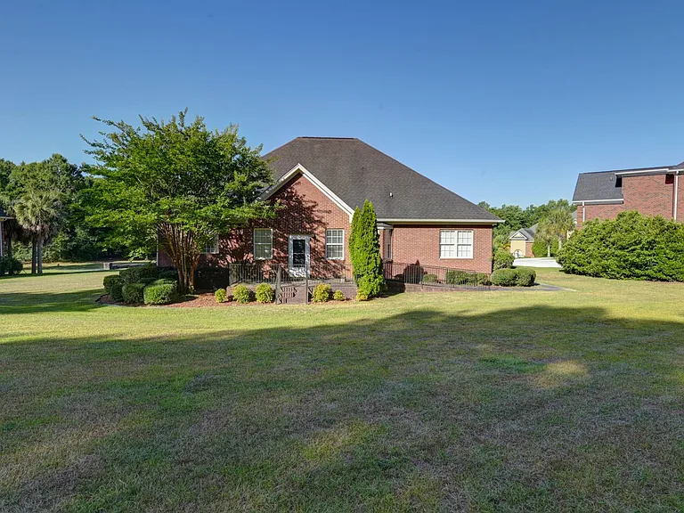 108 Hastings Point Dr — Photo 36