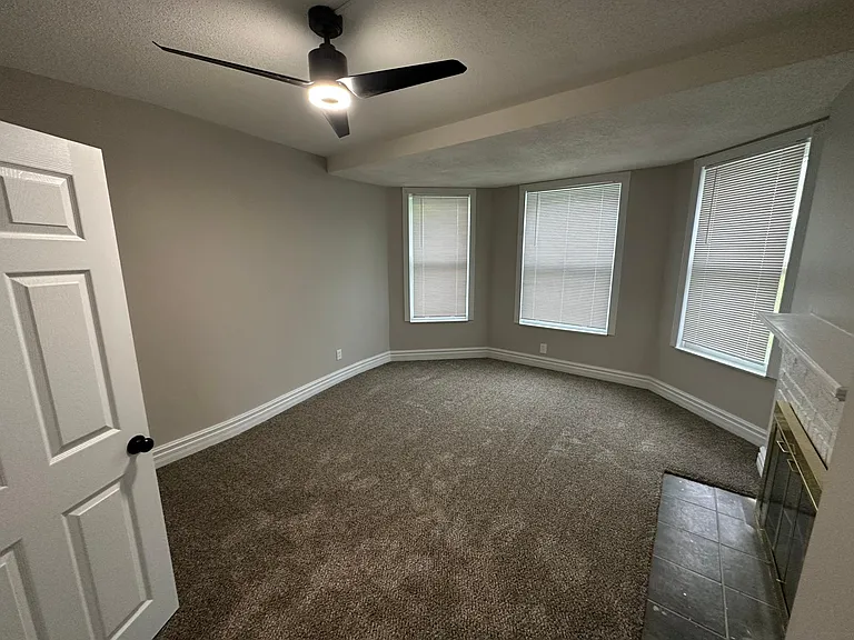 2023 Greenup St #2 — Photo 4