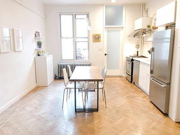 3rd image of 31 Melrose St #1