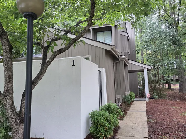 1 Vauxhall Pl, Chapel Hill, NC 27517