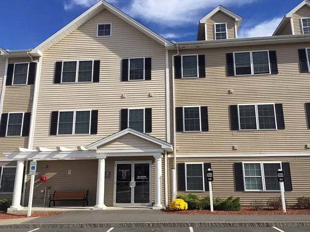 Redstone Apartments — Photo 6