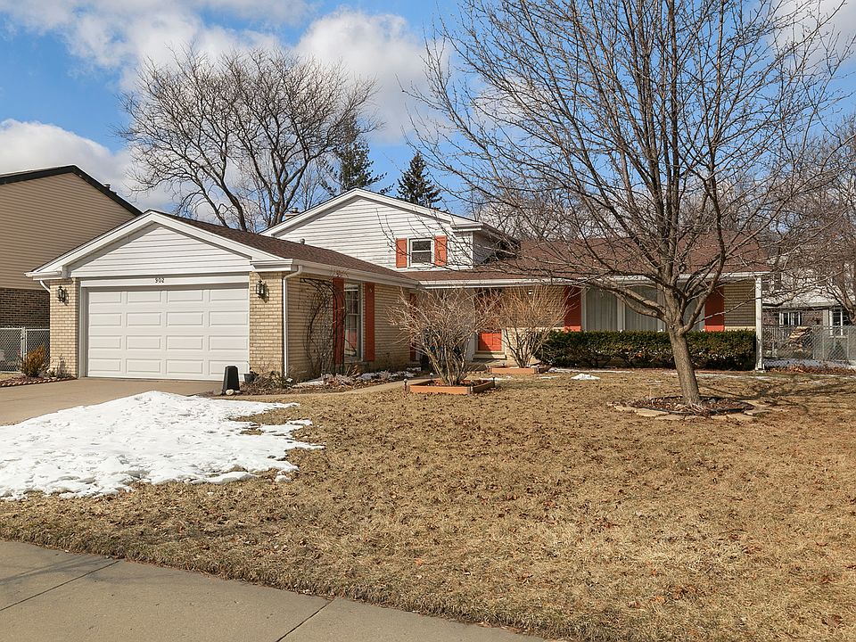 2nd image of 902 E Burr Oak Dr
