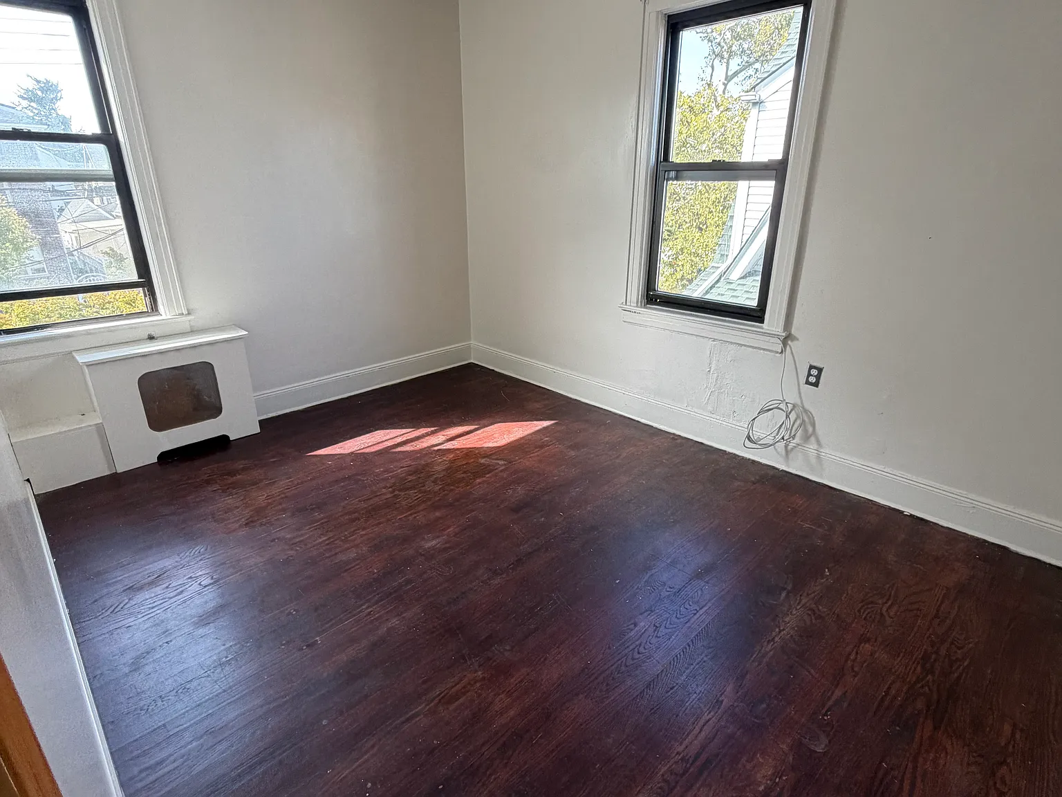 3 bed, 1000 sqft, $3,000 — Photo 3