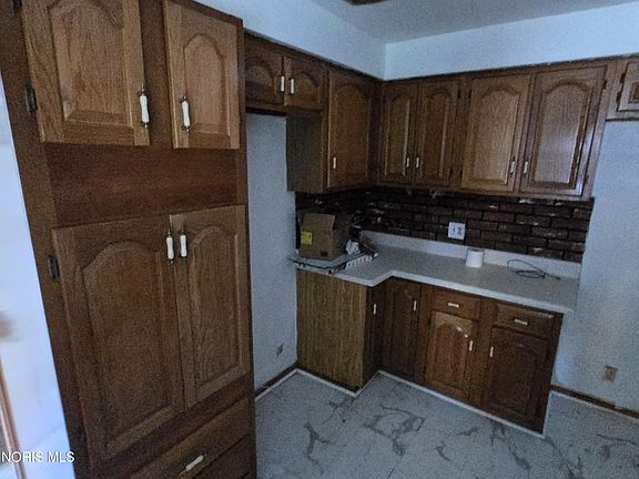 4th image of 744 Cuthbert Rd