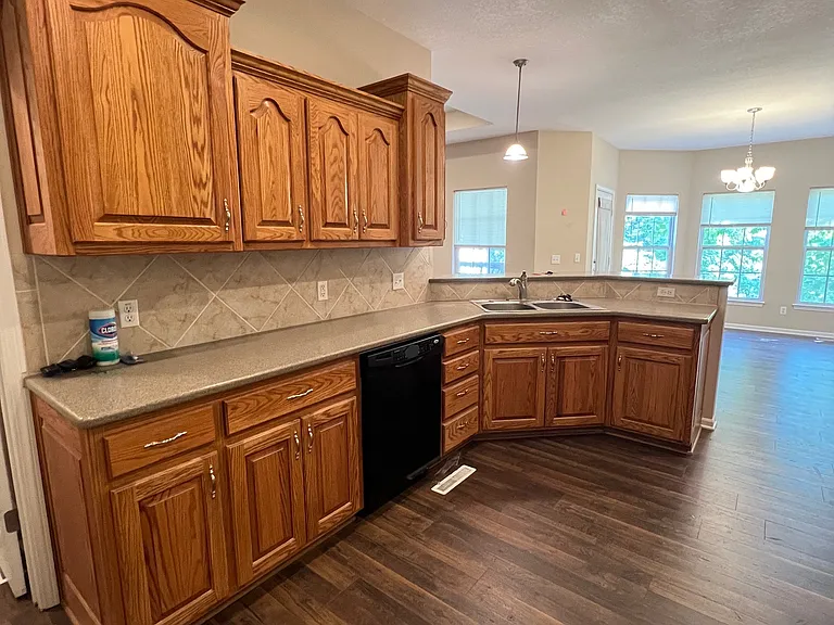 1814 Villa Dr — Photo 7