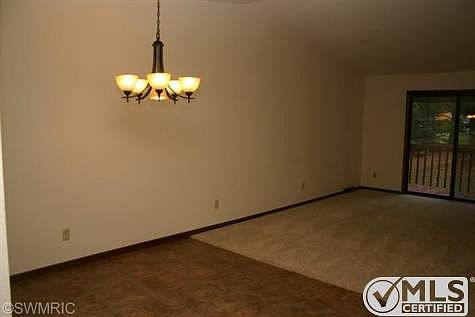 3rd image of 228 Wall St #2
