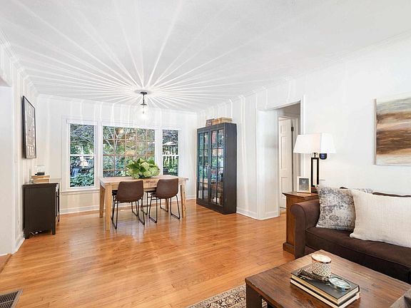 3rd image of 9 Kenwood Ave
