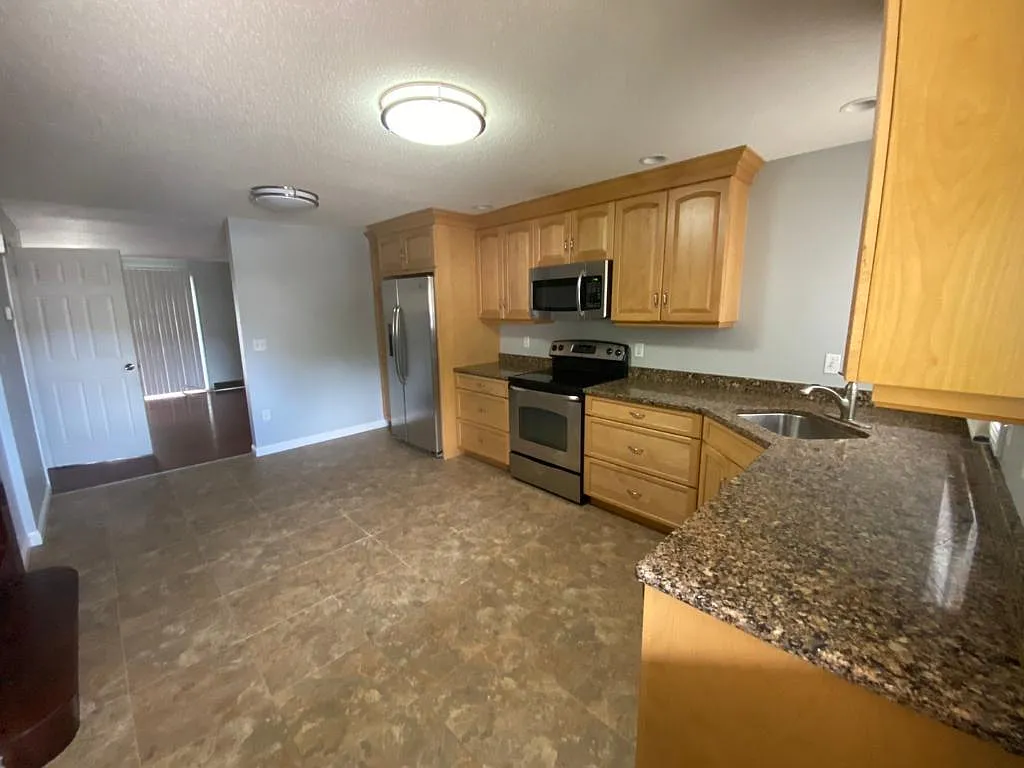 4 Saint Marc Cir — Photo 2