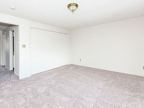 4th image of 3417 NE 53rd St #30