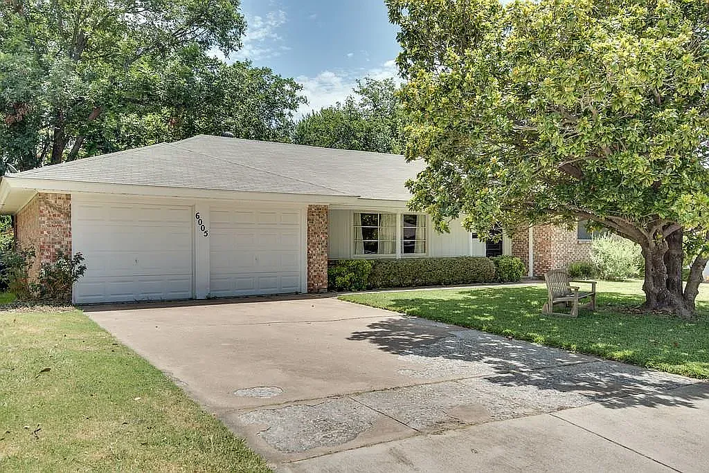 3 bed, 2011 sqft, $1,800 — Photo 2