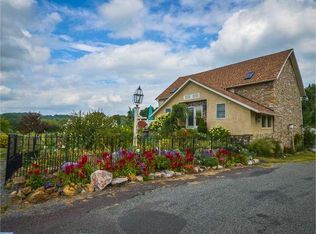 6410 Hoffman Ln, Coopersburg, PA 18036