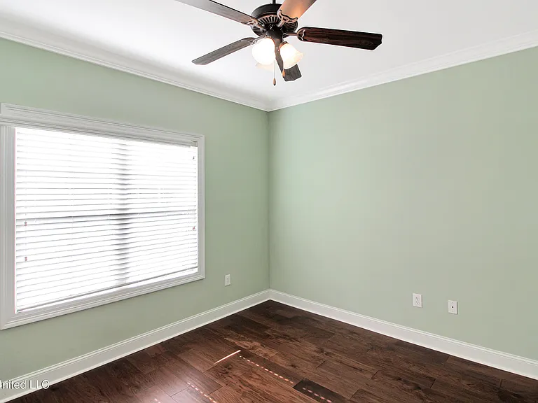 114 Huber St — Photo 16