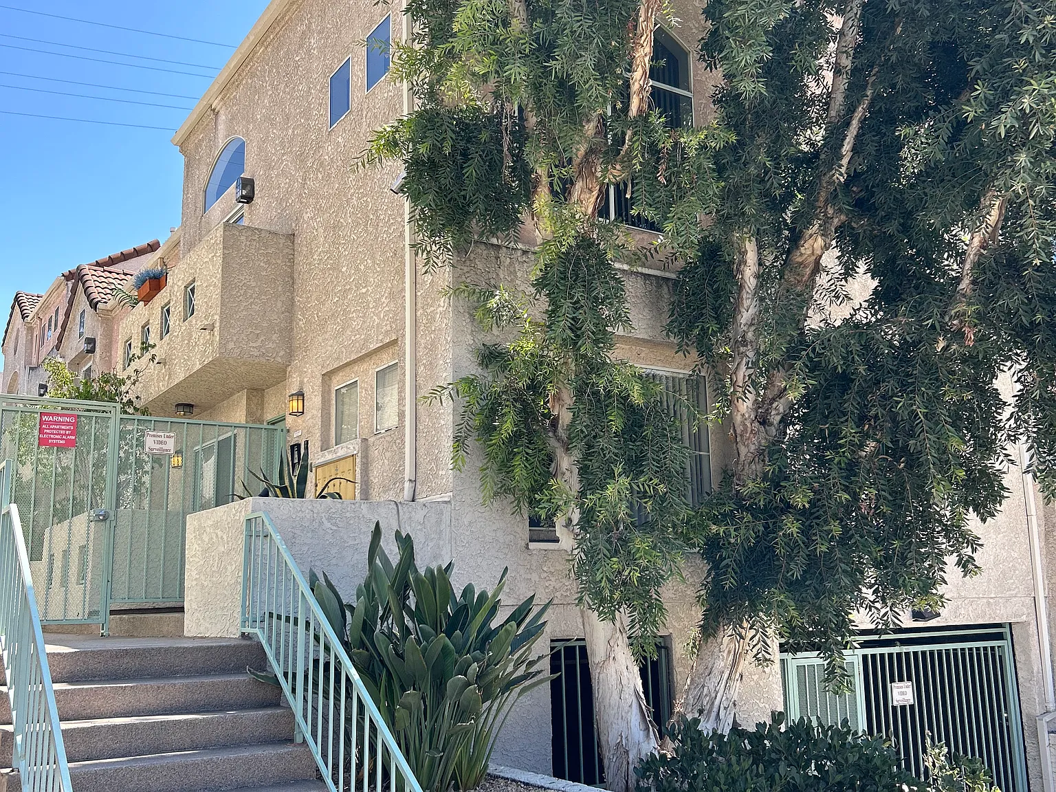 1 bed, 940 sqft, $2,240 — Photo 1