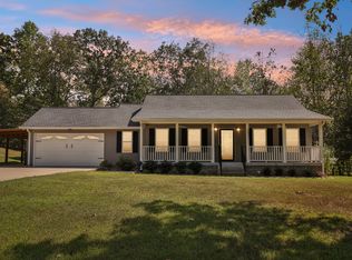 1021 Serenity Cir, Ashland City, TN 37015