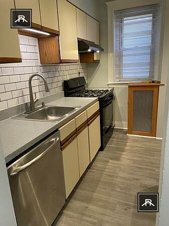 1st image of 31 Dwight St APT 2