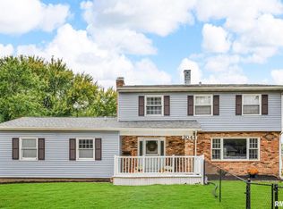 3044 Jersey Ridge Rd, Davenport, IA 52807