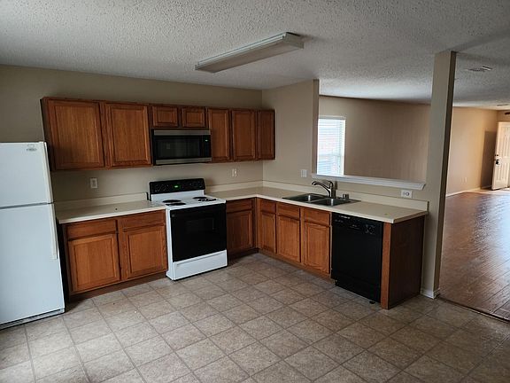 4th image of 6031 Guilia Dr