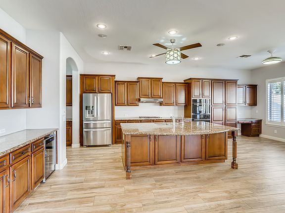 3rd image of 4226 E Maplewood Ct
