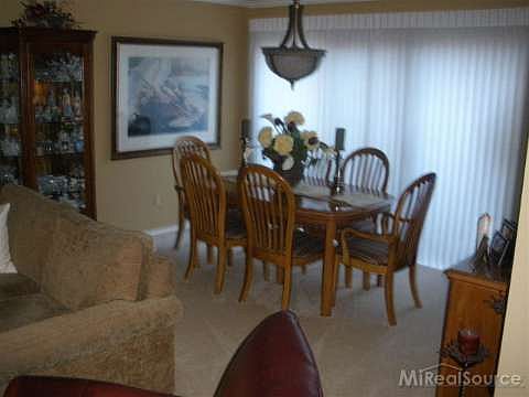 4th image of 1694 S Hill Blvd #1