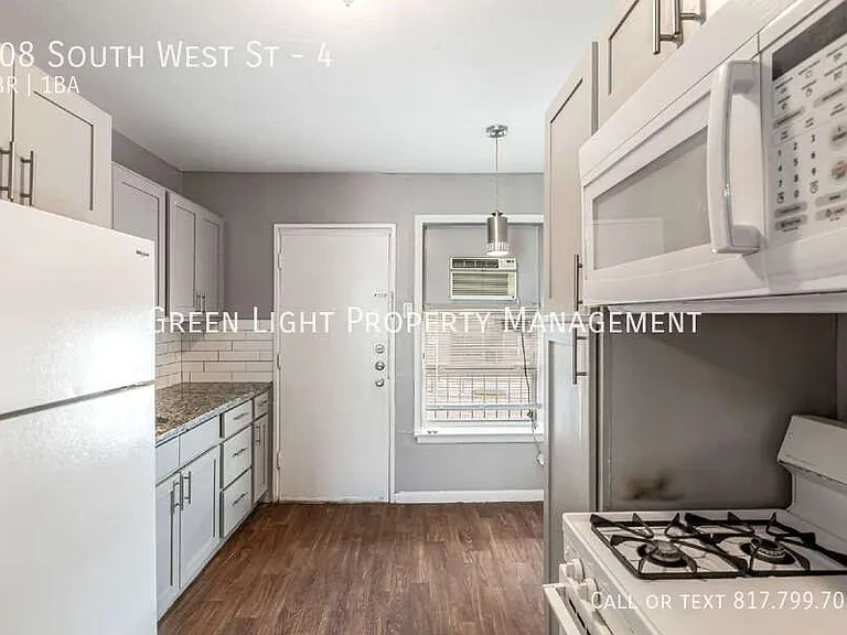 308 S West St #4 — Photo 5