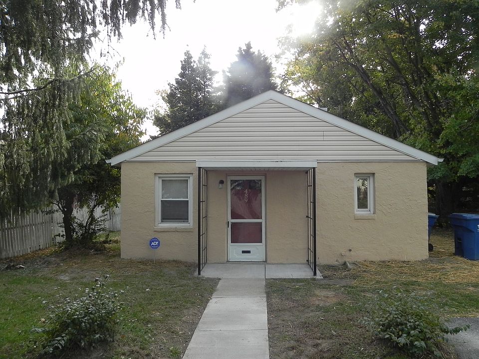 1st image of 489 Anderson Dr