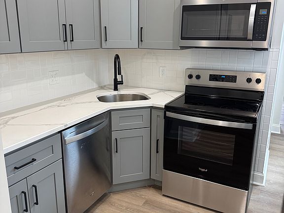 3rd image of 2644 Braddock St Floor 1
