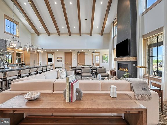 5th image of 1007 Alister Loop