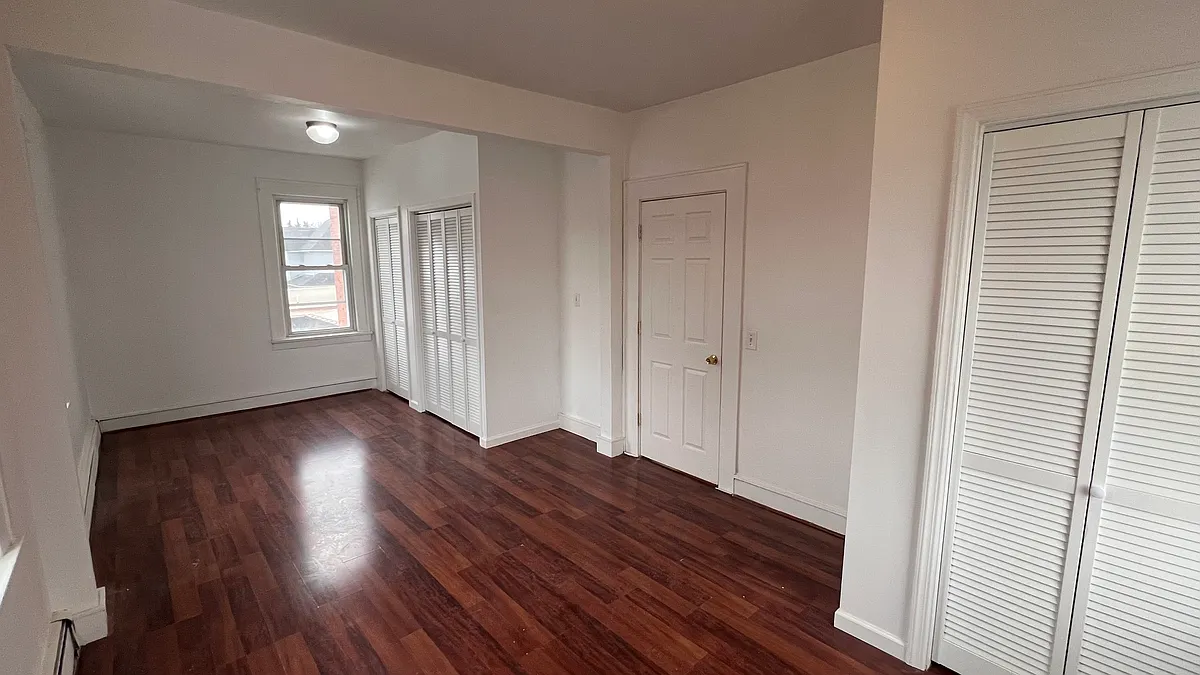 Building Photo - 247 Elm St #2
