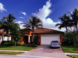 4146 Raffia Dr, Naples, FL 34119
